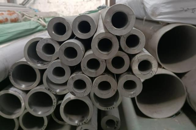 山東不銹鋼管廠分享：不銹鋼管具有多種優(yōu)異特性和廣泛的應(yīng)用領(lǐng)域