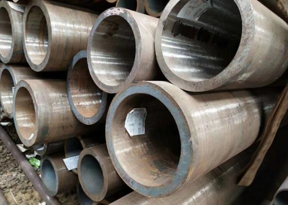 山東合金鋼管按照生產(chǎn)工藝可分為無縫合金鋼管和焊接合金鋼管